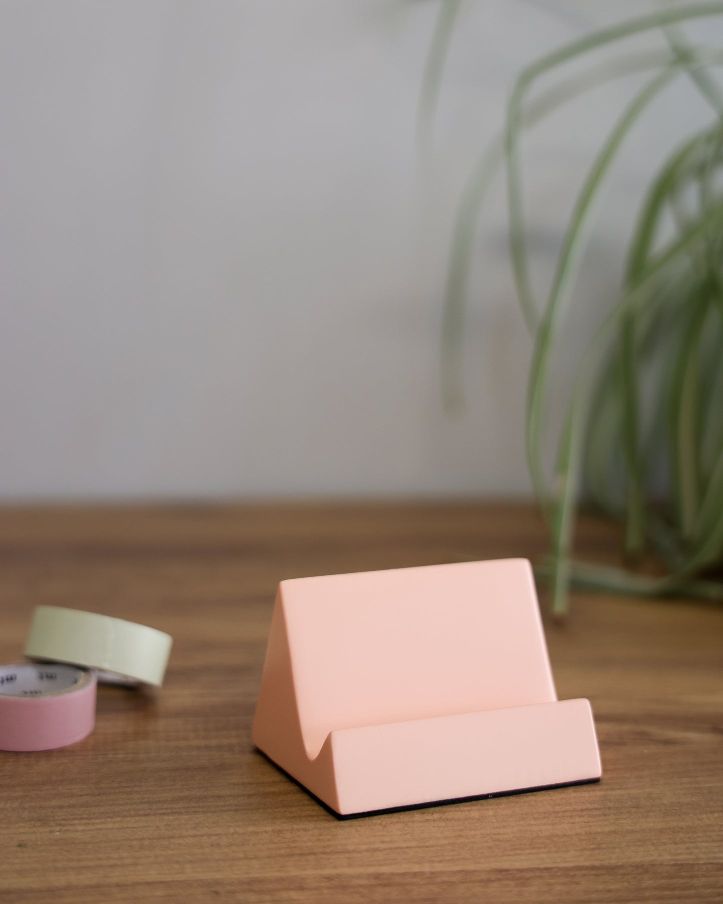Travelista Resin Phone Stand