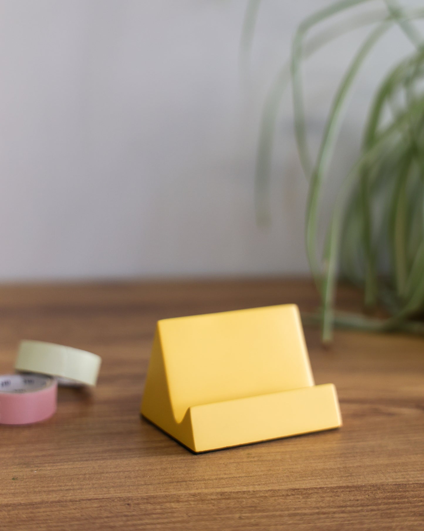 Travelista Resin Phone Stand