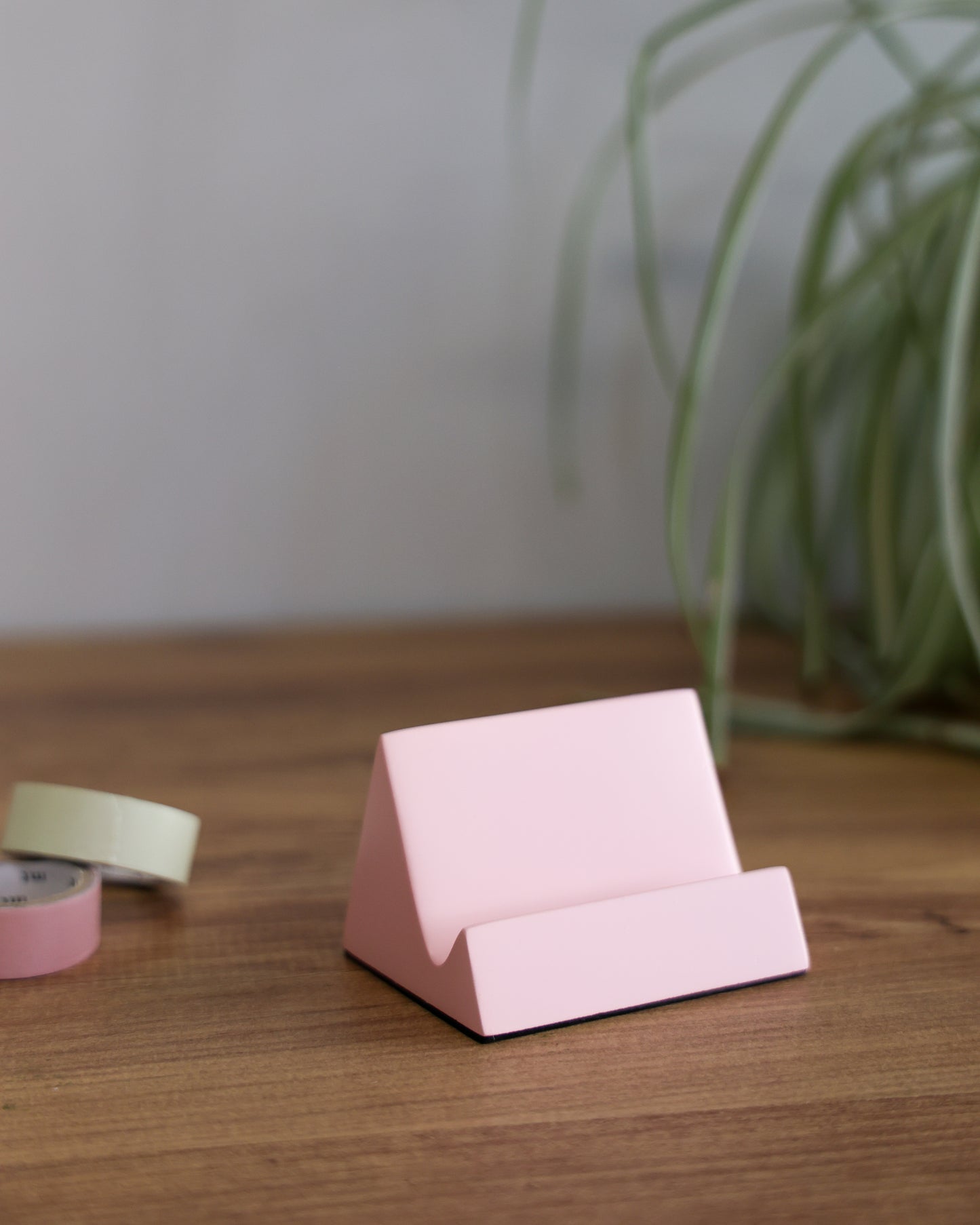 Travelista Resin Phone Stand